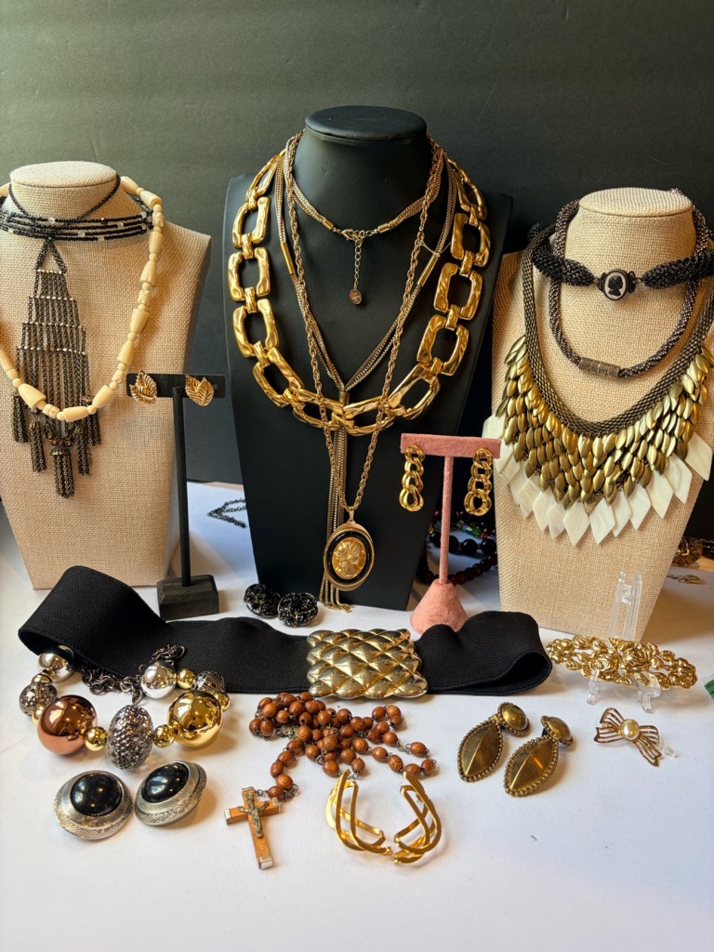 Vintage bundle 10 necklaces, 1 rosary, 6 earrings, 2 brooches 1 belt